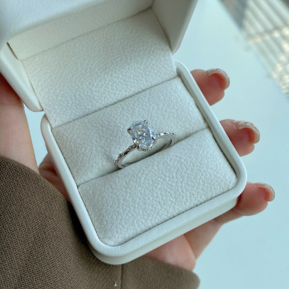 Gorgeous S925 Luxury Simulated Diamond Zirconia Ring for Women Sterling Silver Ring Wedding Jewelry