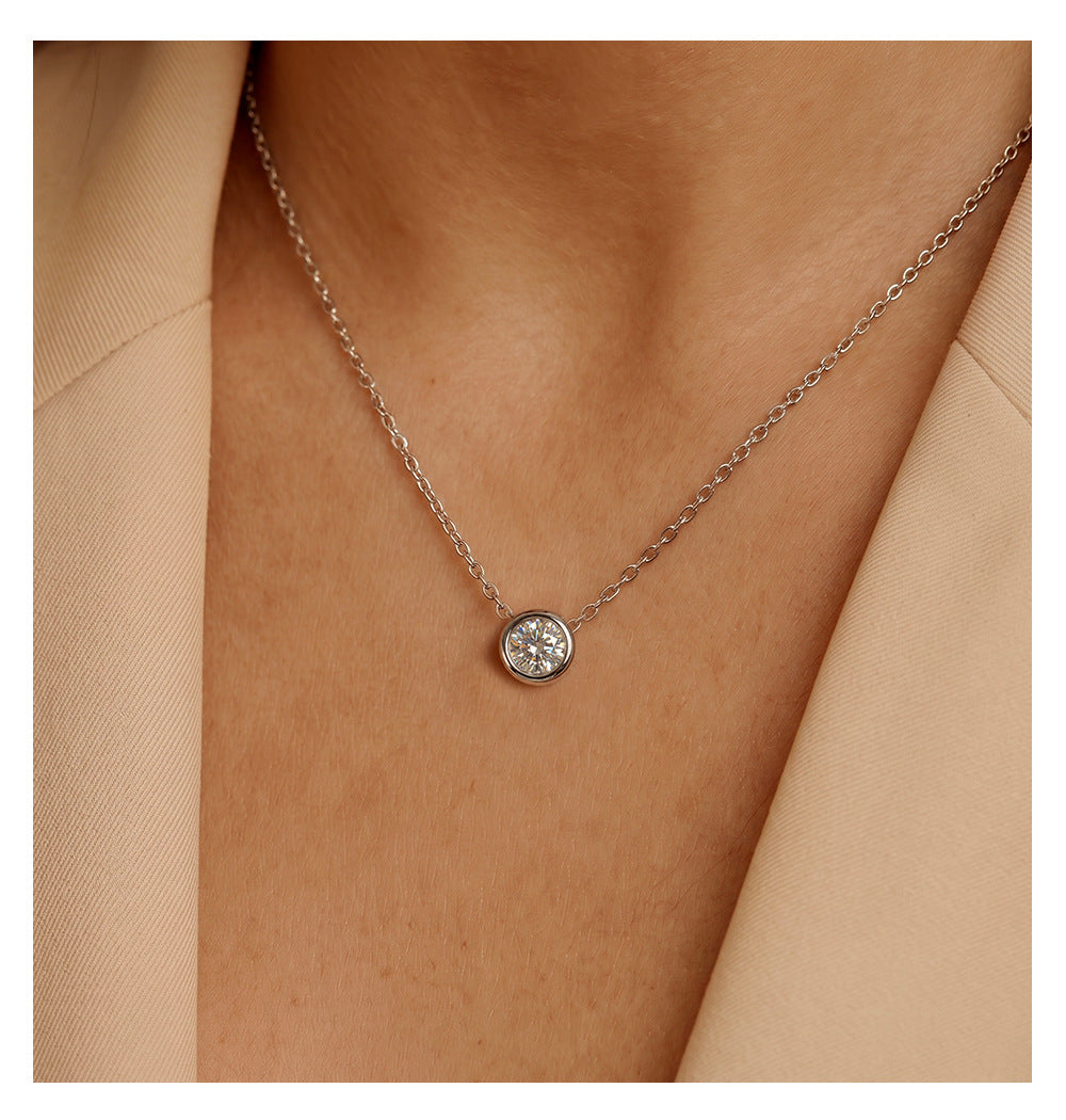 Round Solitaire Necklace 一 Moissanite, Waterproof