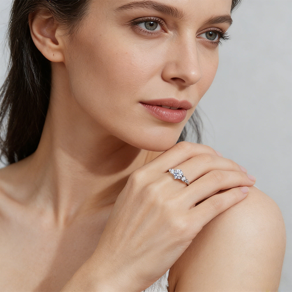 Engagement Ring for Women Stunning Moissanite Promise Ring Simulated Diamond Wedding Jewelry Silver and Gold